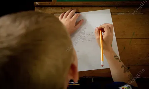 How Do You Write Beautifully On A Chalkboard?